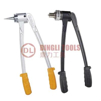 China DL-1232-8 PEX Pipe Expander Tool 0.7kg Manual Tube Expander Tool With Ergonomic Handle for sale