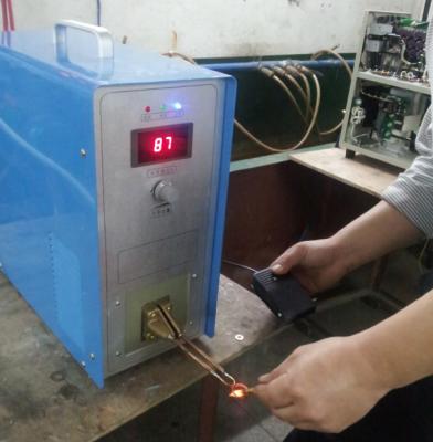 China Máquina de calefacción por inducción de ultra alta frecuencia de fabricación 35A Corriente de entrada en venta