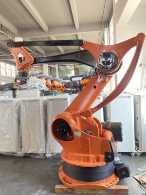 Chine Robot de palettisation KUKA KR100-2 PA à quatre axes installé au sol à vendre