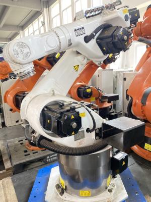 China Sauberes Brett-Palettierungsroboter KUKA KR60 HA-CR zu verkaufen