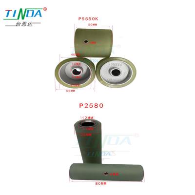 China Wear-Resisting P5550K P2580K  Puller Wheels  Industrial Sewing Machine Parts Puller Roller Rubber Delivery Wheel en venta
