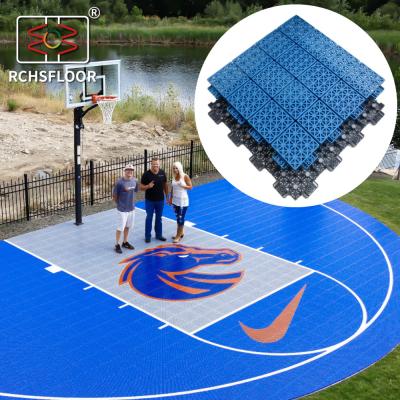 Chine 410g Carreaux de terrain extérieur Carreaux de PP pour terrain de basket 34*34cm à vendre