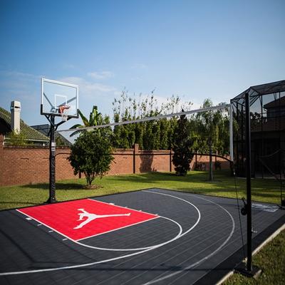China Buitensportvloeren met veelvoudige sportieve onderdelen Pvc Pp vinyl sport basketbalbaan vloer tegel basketbalvloer Te koop