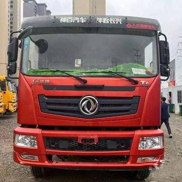 China Yuchai Dongfeng Crane Used Heavy Duty Trucks RAPIDAMENTE manual de 9 velocidades à venda