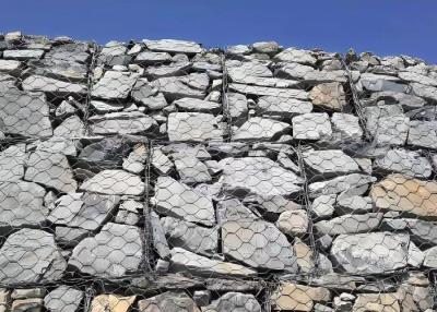 China Caixa galvanizada de gabião hexagonal com buraco / malha de cesto de gabião / parede de retenção de gaiola de pedra à venda