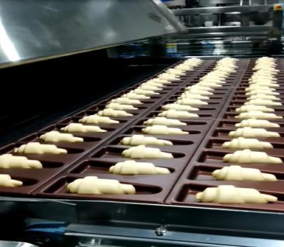 China Linha de produção automática de croissants com forno de túnel isolado e sistema de arrefecimento à venda