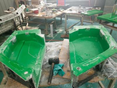 China Superficie de la pintura de la capa del gel de la fibra de vidrio que moldea de encargo durable de alta resistencia en venta