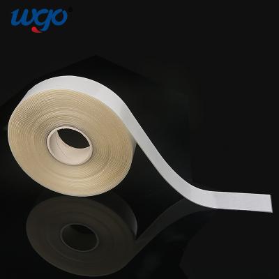 China Fábrica desprendible ninguna cinta echada a un lado doble de la oficina y de la escuela del rollo de la cinta del claro del residuo y cinta en venta
