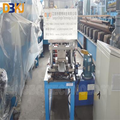 Chine Cr12MOV machine de formage à rouleaux de fermeture de porte à rouleaux 5,5 kW moteur principal à vendre