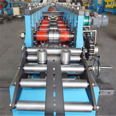 China Omron Unistrut máquina de moldeado de rollo de canal 20 estaciones y 45 rodillos de acero en venta