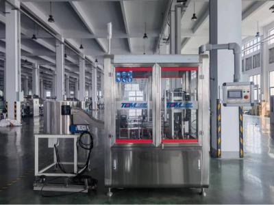 China Máquina de tapón de plástico de 5 a 30 ml 1200 botellas por hora en venta