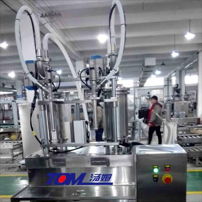 Chine Machine de remplissage de pesticides de 100 ml à 1 litre à piston semi-automatique à deux têtes à vendre