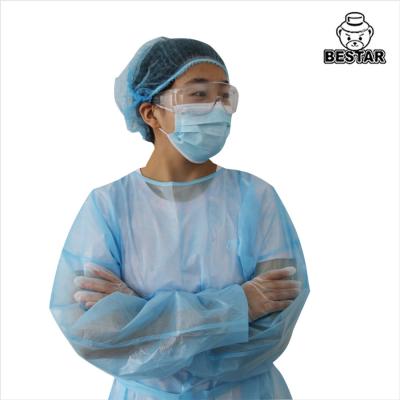 China Vestido disponible plástico del aislamiento de llano 2 SPP PE para médico en venta