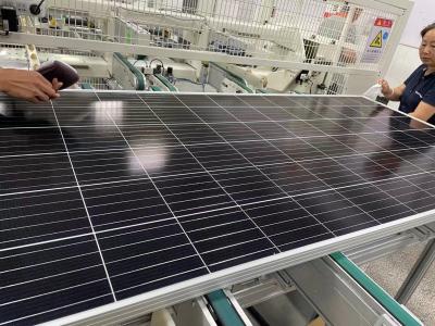 中国 IP68単一の結晶の太陽電池パネル電池12v 72の細胞400W 12ボルト 販売のため