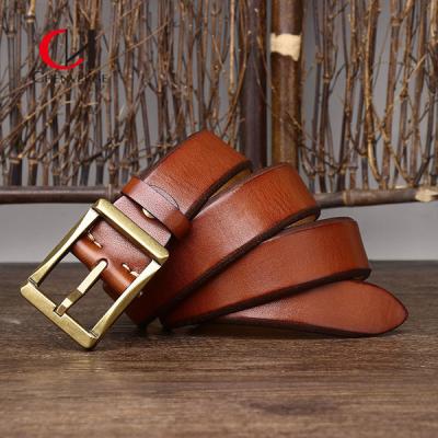 China Cinturón de cuero genuino de estilo retro de ancho estándar para hombres 3 colores en venta