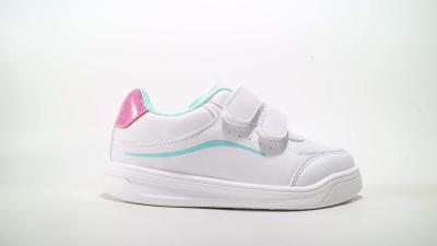 中国 Lace Up Closure Lightweight Running Shoes Athletic Round Toe Shape 販売のため