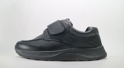 China Athletic Lightweight Cross Training Shoes EVA Insole Waterproof Lightweight Sneakers à venda