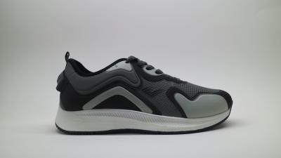 中国 Rubber Outsole Lightweight Running Shoes Mesh Upper Athletic Sneakers Shoes 販売のため