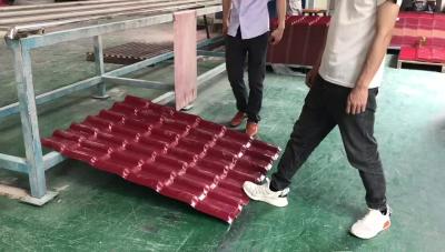 Chine Bardeaux espagnols de toiture de style d'anti corrosion de feuille de toit de PVC de la villa 960mm asa à vendre