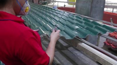 China Telha de telhado plástica do PVC da anti corrosão 2.8mm para a construção da construção à venda