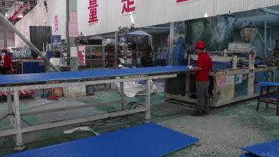 China El tejado acanalado compuesto de la prenda impermeable UPVC cubre la certificación OHSAS18001 en venta