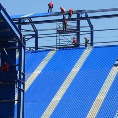 China Folhas onduladas compostas resistentes UV do telhado, 1120mm UPVC Ridge Tiles à venda