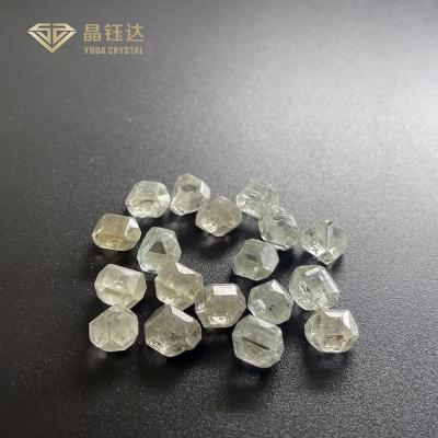 China Diamantes ásperos amarelos esverdeados escuros extravagantes de Brown 1 quilate sintéticos à venda