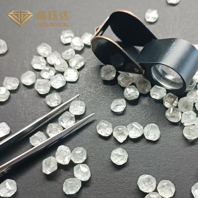 China Diamante áspero pequeno de 0.8-1.0 quilates HPHT CONTRA o diamante sem cortes sintético da cor da claridade DEF à venda