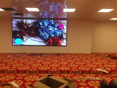 China Lecture Halls Giant Led Screen Advertising Wall Mounted Indoor 1g1r1b for sale