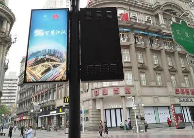 China 6000cd/Sqm Street Light Pole LED Display 320x160 TUV Pole Advertising Board for sale