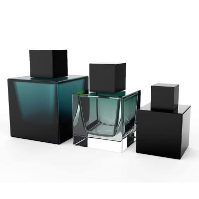 China Cristal de botellas transparente de perfume del cuadrado vacío con la tapa 100ml 50ml en venta