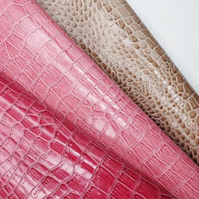 China Caja de embalaje de cuero de cocodrilo de PVC brillante Cuero en relieve de cocodrilo en venta