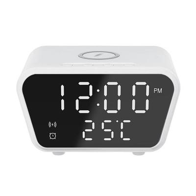 China Digital 15W Alarm Clock Wireless Charger With Temperature Display for sale