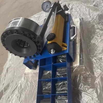 China Máquina de trituración de manguera manual azul con tamaño compacto y aplicaciones versátiles en venta