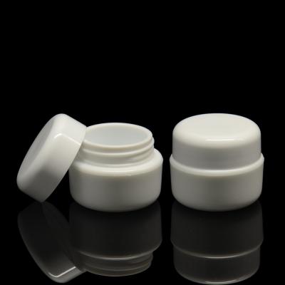 China 5g Thick Wall Plastic Jars Cosmetic Eye Cream Jar Packaging With Bamboo Lids for sale
