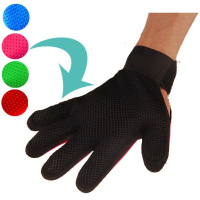 China Plastic Pet Glove , Massage Glove Dog Hair Brush For Pet Cleaning Grooming Comb for sale