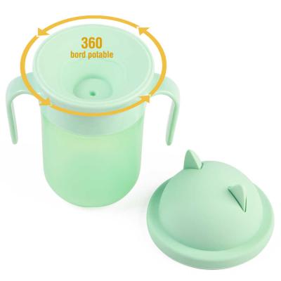 China 147g Kids Silicone Cup Outdoor 12 Month Sippy Cup With Straw for sale