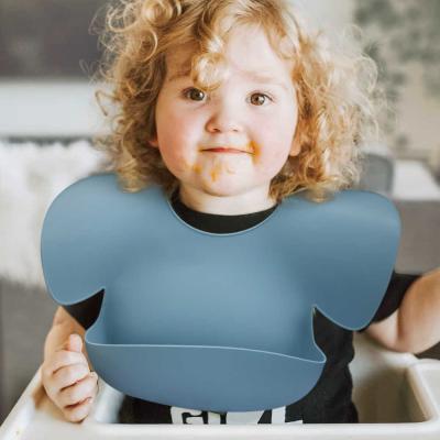 China Waterproof Weaning Bibs Silicone Feeding Bib For Three Years Old for sale
