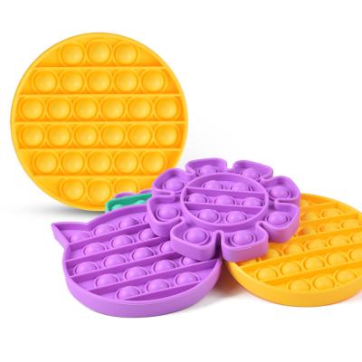China Pop It personalizado juguetes de silicona para bebés unisex coloridos juguetes educativos suaves seguros en venta