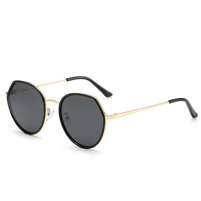 China Polarized Women BSCI 142MM Resin Lens Sunglasses Luxury PC With Metal for sale