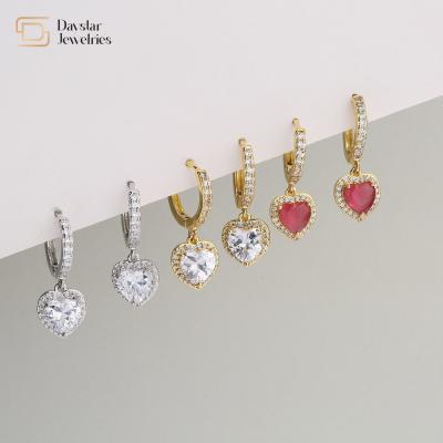 Chine l'or 24k a plaqué le Zircon Crystal Heart Dangle Drop Earrings de Diamond Brass Hoop Earrings Jewelry de coeur pour des femmes à vendre