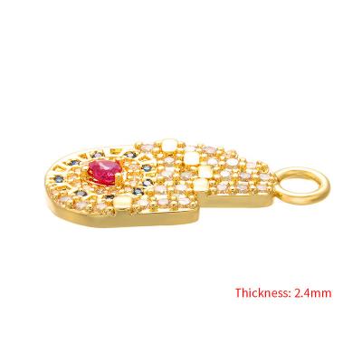 China Micro Pave DIY Gold Plated Jewelry Brass Crystal Hand Lip Pendant Necklace for sale