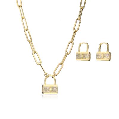 China Star Lock 18K Gold Jewelry Set Contemporary Diamond Clavicle Chain Necklace for sale