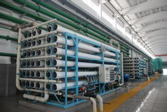 China Automatic Reverse Osmosis Water Treatment Plant High Performance With PLC Control Box for sale