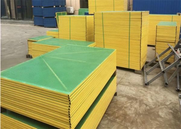 Quality Yellow Frame Fireproof Construction Safety Screens 1mX2m For Protection for sale