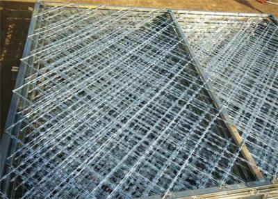 中国 アコーディオン式かみそりワイヤー1.2m-2.4m幅を囲う線形刃のダイヤモンドの網かみそりワイヤー 販売のため