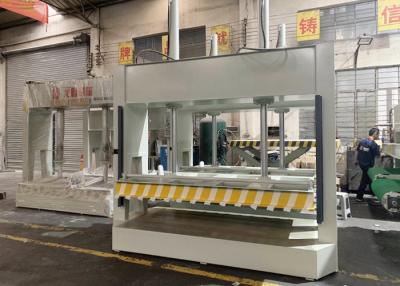 China Máquina de la prensa de la carpintería de trabajo estable Máquina de la prensa de madera hidráulica en venta