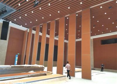 Chine Fonctionnel décoratif intérieur coulissant en aluminium de cloison de séparation avec l'épaisseur de panneau de 100mm à vendre