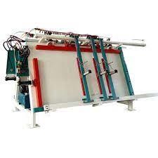 China Máquina de ensamblaje de marcos confiable tamaño 1200 x 2400 mm Máquina de unión de fotograma en venta