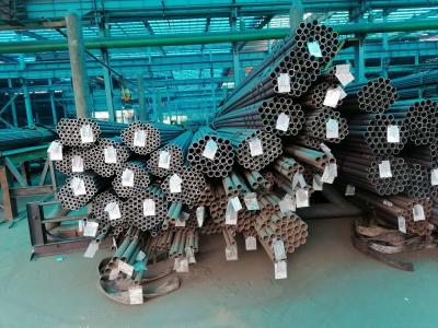 China Padrão recozido soldado aço carbono do EN da tubulação de 28 polegadas para a programação 40 da caldeira à venda
